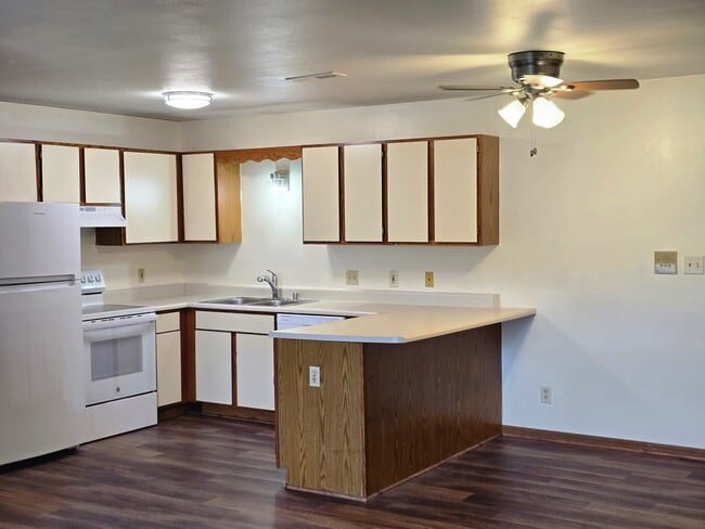 Building Photo - Riverbend Apts
