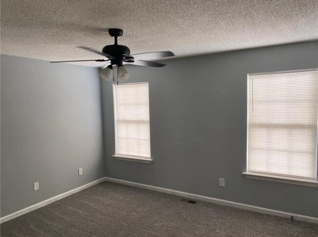 Building Photo - 6 Princeton Pl Dr