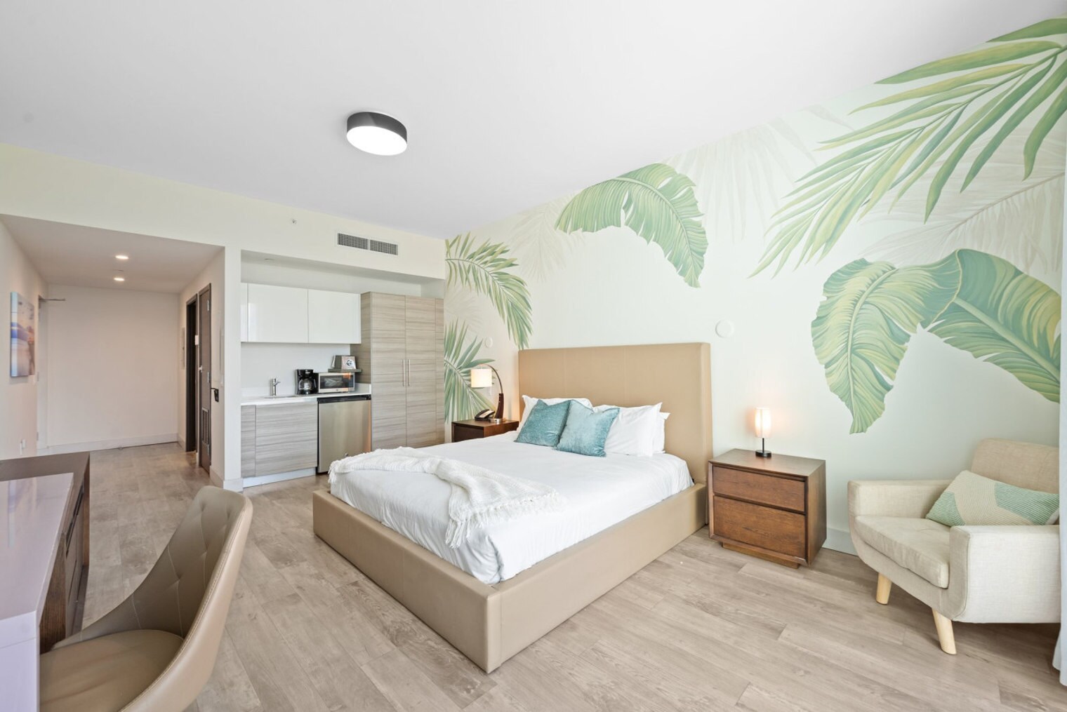 Building Photo - 111 N Ocean Dr