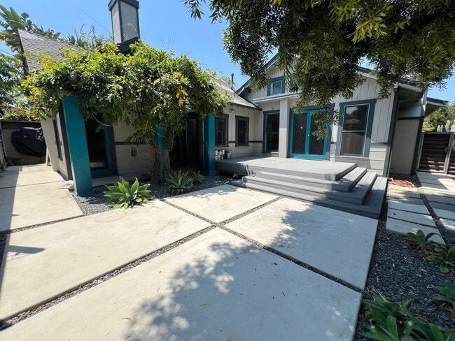 Building Photo - Pristine 3 Bedroom Craftsman House in Belm...