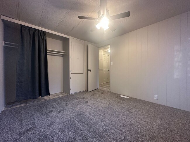 Building Photo - 3bed, 2bath 924sq.ft. mobile home in quiet...