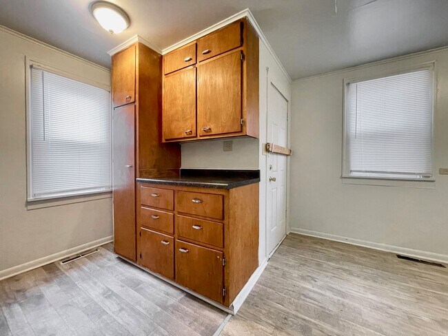 Building Photo - 1471 Hoyt St