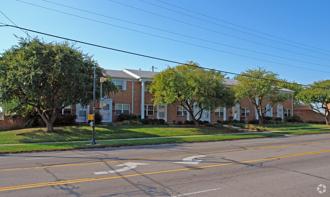 Primary Photo - Ridgewood Town Homes