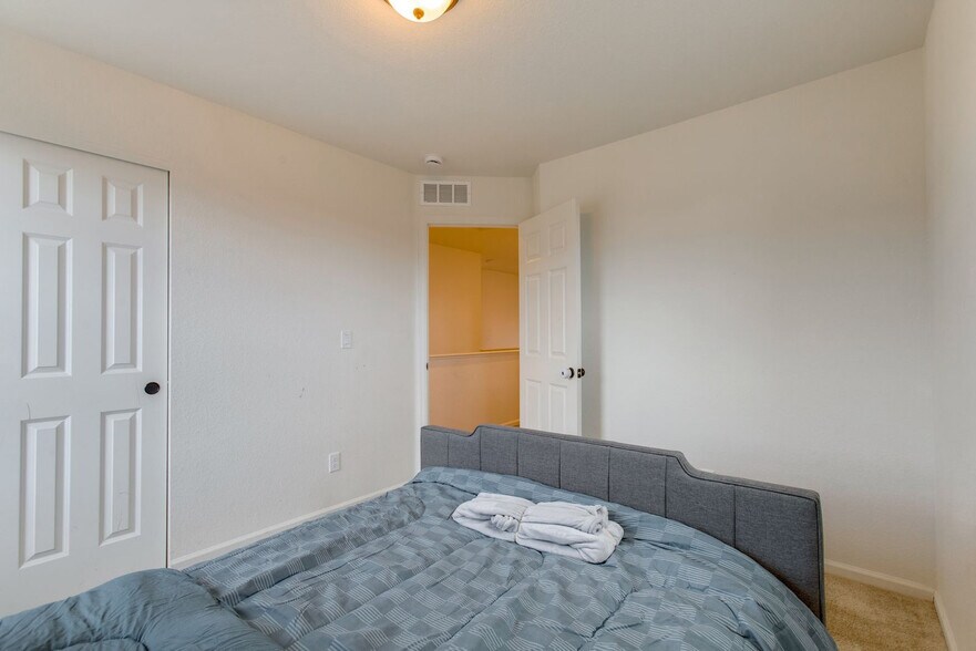 Building Photo - 3998 N Rivera Ct
