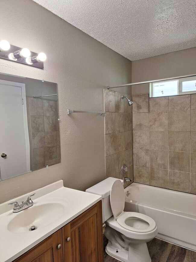Building Photo - 2815 Wheatfield Dr