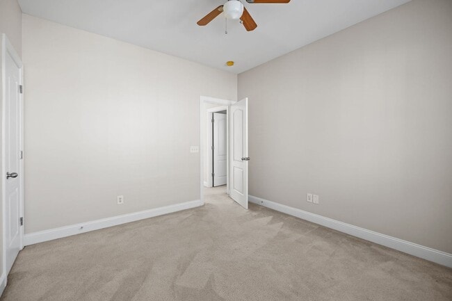 Building Photo - 10724 Alvarado Way