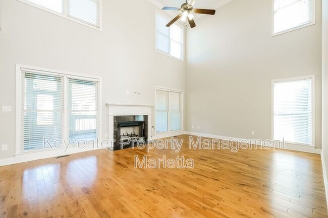 Building Photo - 3356 Renfro St