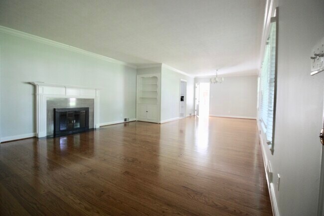 Building Photo - 203 Dorsey Way