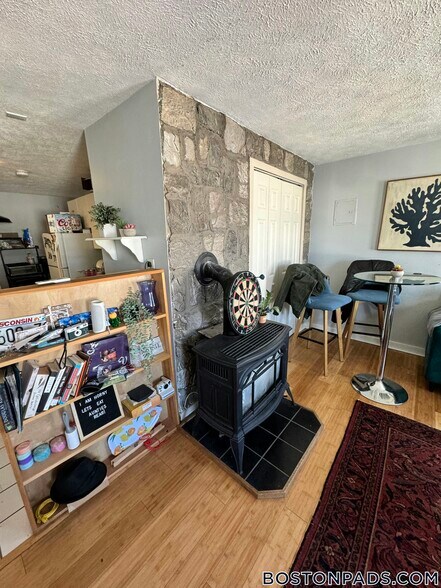 Building Photo - 525 E 3rd St