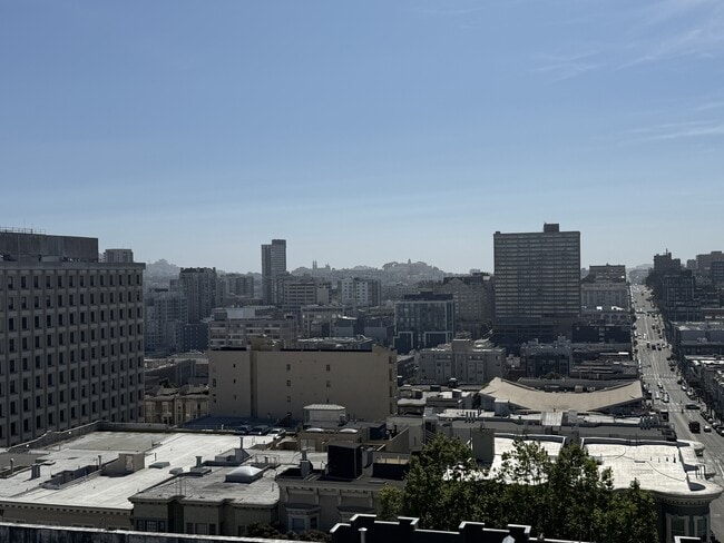 Building Photo - 1255 California St