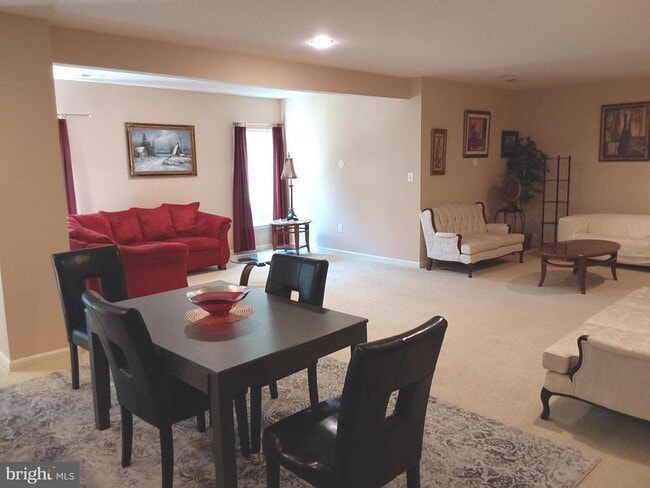 Building Photo - 25091 KINGSCOTE Ct