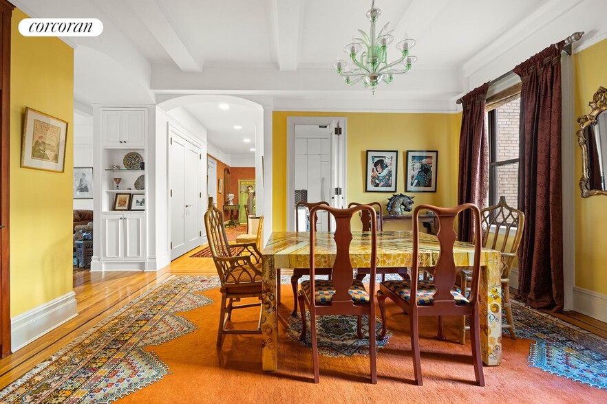 Building Photo - 215 W 90th St