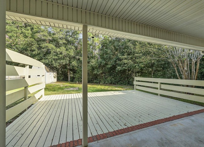 Building Photo - 5897 Saratoga Dr