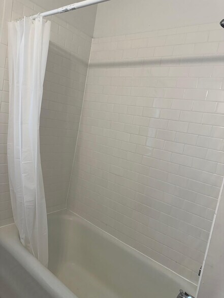 Building Photo - 1637 W Estes Ave