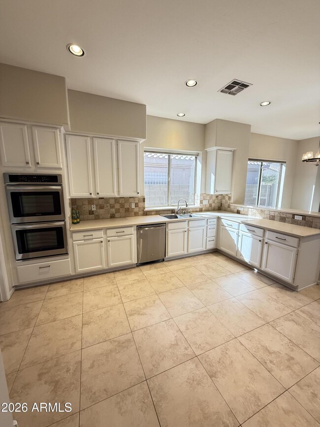 Building Photo - 7670 E Quill Ln