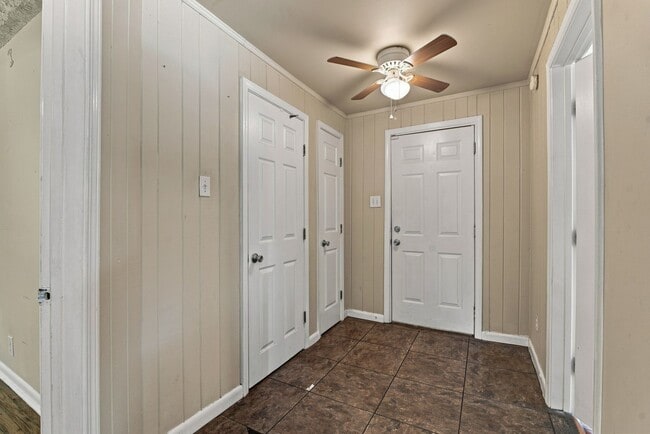 Building Photo - 501 Weakley Ave
