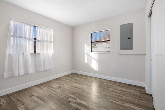 Building Photo - 147 Melanie Ln