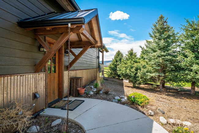 Building Photo - 17448 Wilson Creek Rd