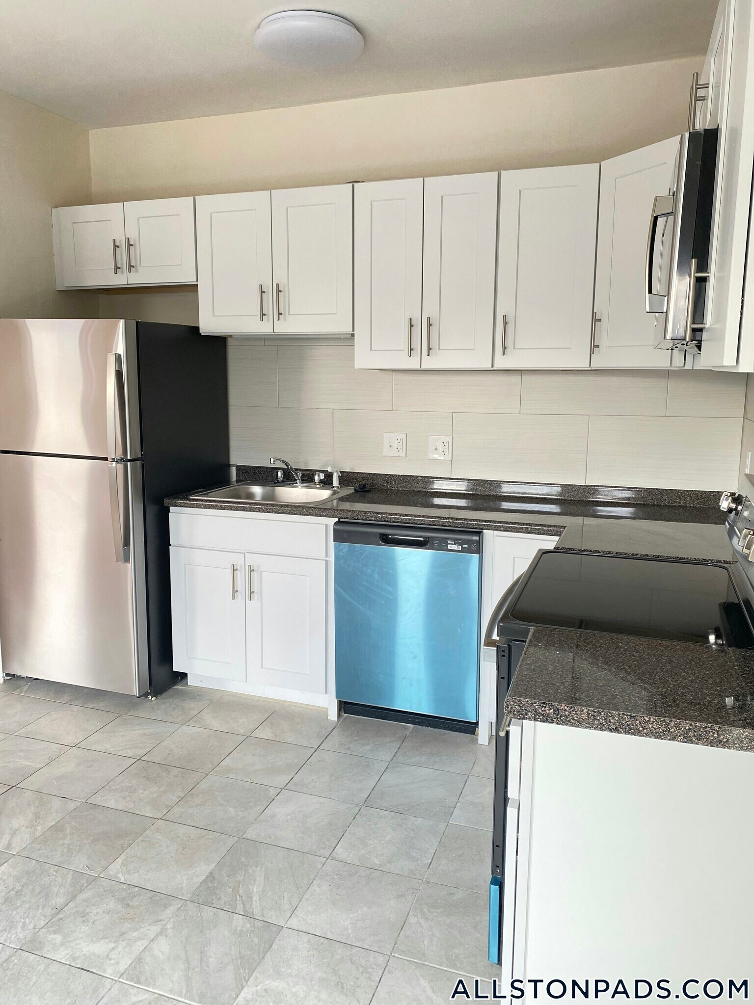 Building Photo - 1133 Commonwealth Ave