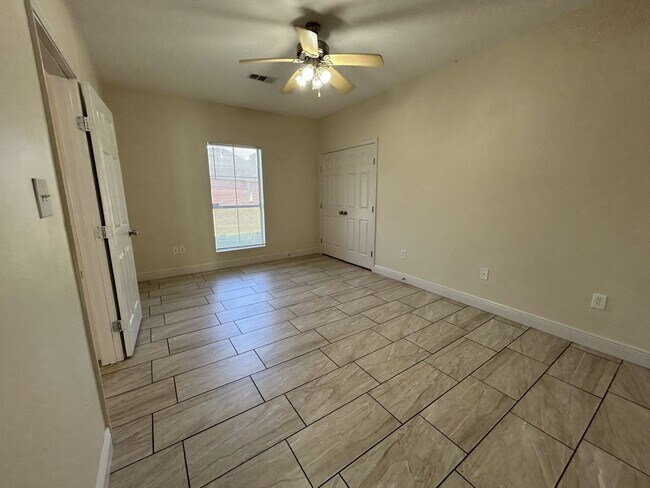 Building Photo - 23983 Terrace Ave