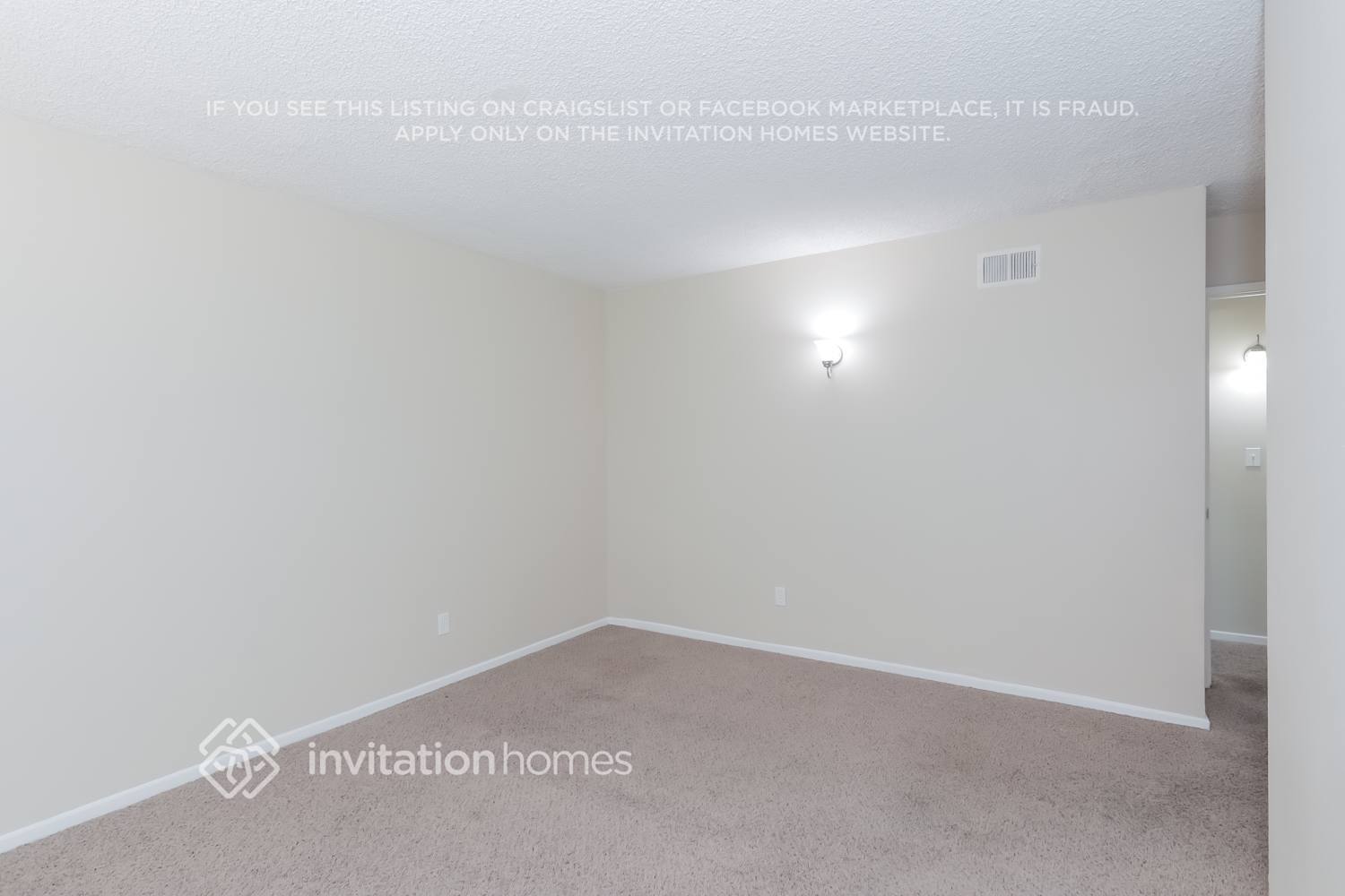 Building Photo - 2619 W Maple St