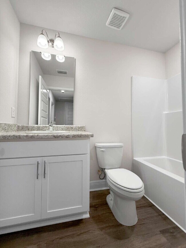 Building Photo - Modern 3BR Townhome for Rent Near NAS Pensacola – Updated & Move-In Ready