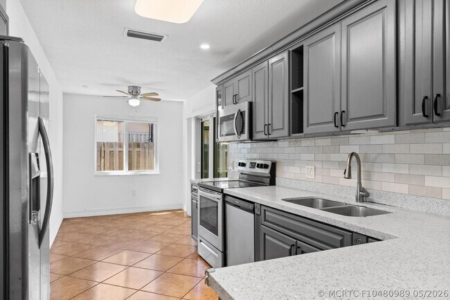 Building Photo - 11371 NW 40th Pl