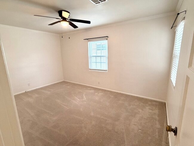 Building Photo - 327 Lima St