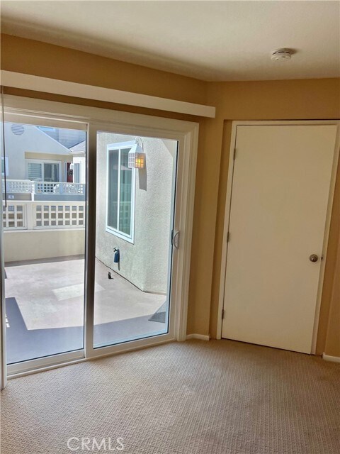 Building Photo - 7 Elmbrook