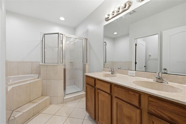 Building Photo - 4423 Amberly Oaks Ct