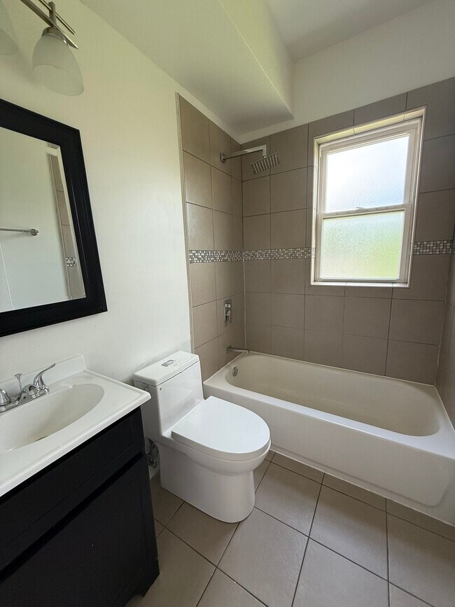 Building Photo - 7626 S Drexel Ave