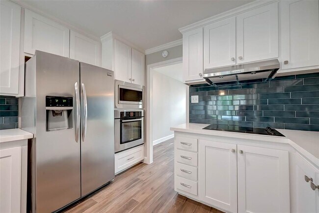 Building Photo - 2234 Kinbrook Dr