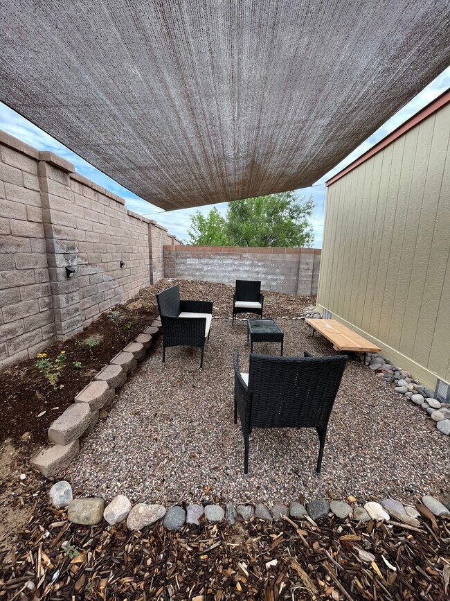 Building Photo - 4313-4312 Condesa Dr NW