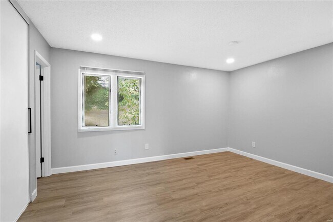 Building Photo - 836 Country Stone Dr