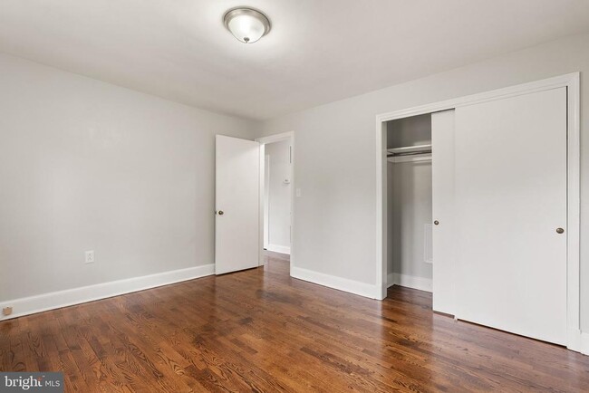 Building Photo - 509 W Cork St