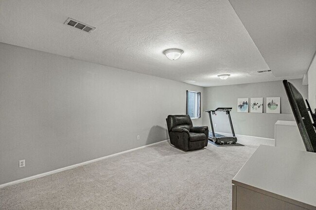 Building Photo - 10410 W Jewell Ave