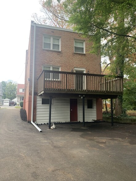 Building Photo - 216 W Magnolia Ave
