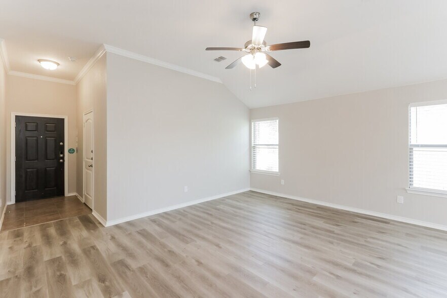 Building Photo - 318 Billy Wickliffe Dr