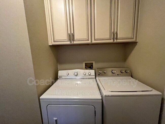 Building Photo - 77597 Carinda Ct