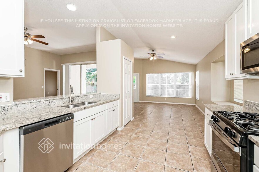 Building Photo - 6234 White Clover Cir