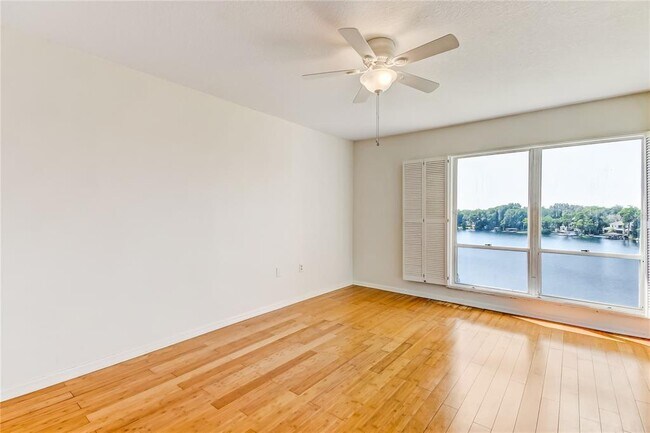 Building Photo - 204 Quayside Cir