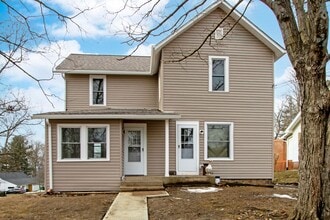 Building Photo - Three bedroom duplex