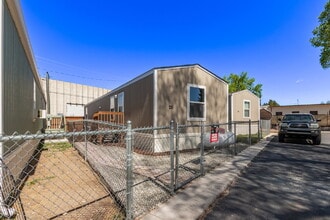 Building Photo - 2 bedroom - 4th st
