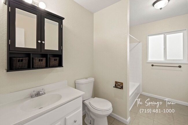 Building Photo - CHARMING 4BD on QUIET EASTBOROUGH CUL-DE-SAC- Security Deposit Waiver Available