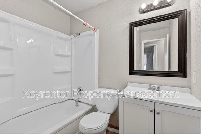 Building Photo - 12117 Castilon Ave