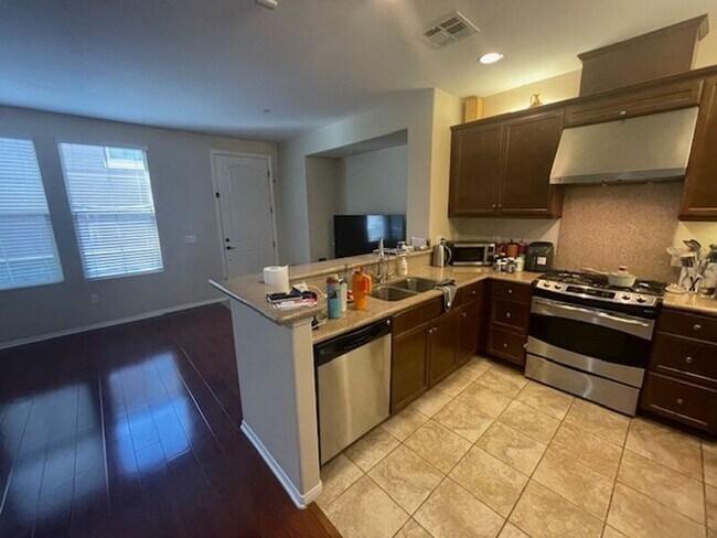 Building Photo - 10678 Village Haven Trail