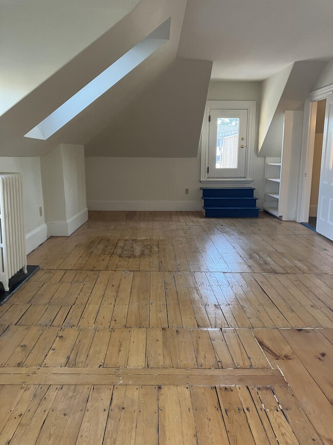 Building Photo - 322 Spring St