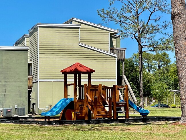 Building Photo - WINTER PARK WOODS CONDO