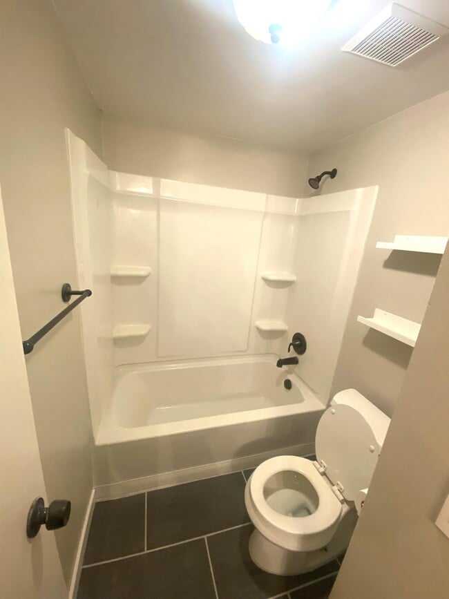 Building Photo - 2270 E 4500 S