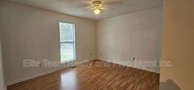 Building Photo - 8106 Tamalpais Ct
